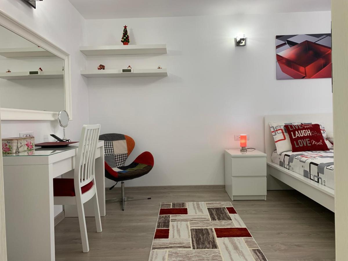 Mery Apartment Galaţi Екстериор снимка