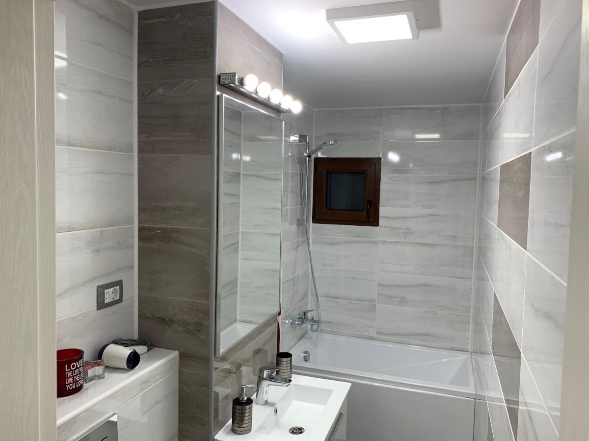 Mery Apartment Galaţi Екстериор снимка
