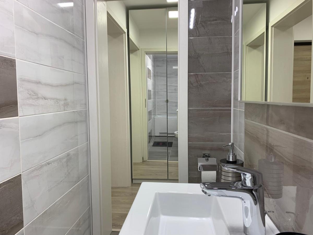 Mery Apartment Galaţi Екстериор снимка
