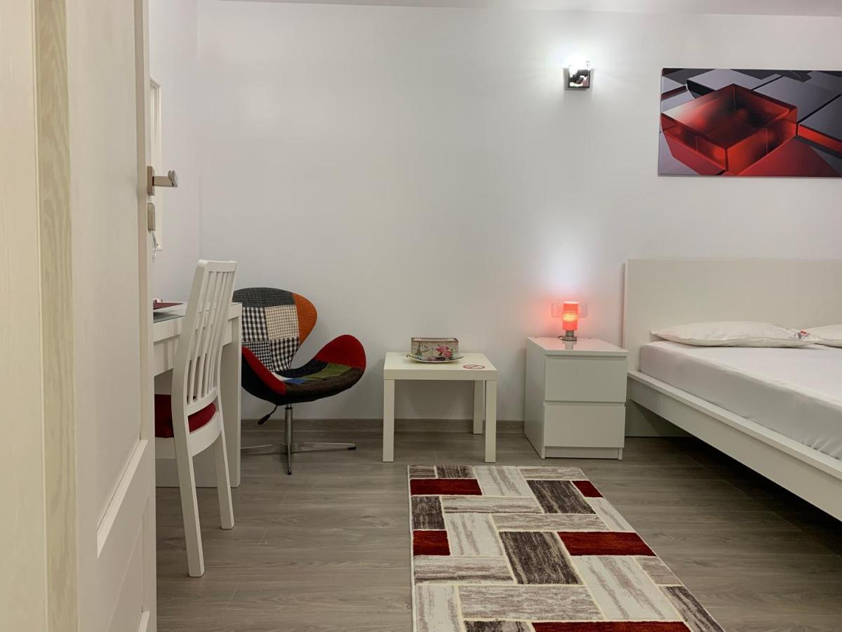 Mery Apartment Galaţi Екстериор снимка